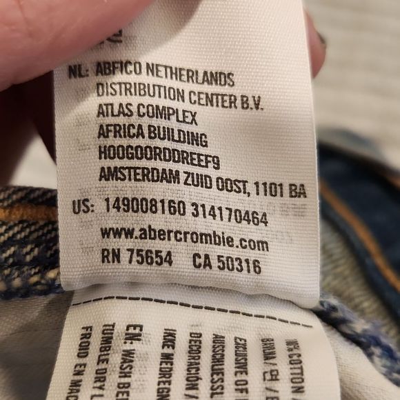 Button Down embroidered Abercrombie jean shorts size 29! - Picture 5 of 10